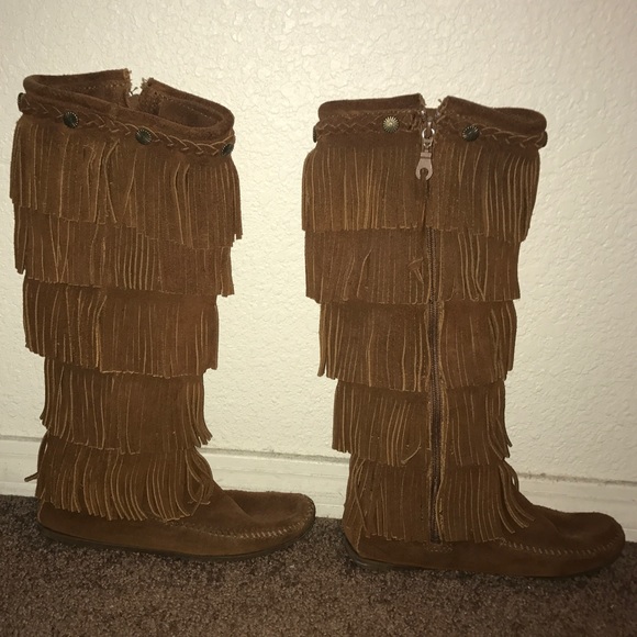 Minnetonka Fringe Boots - Picture 2 of 2